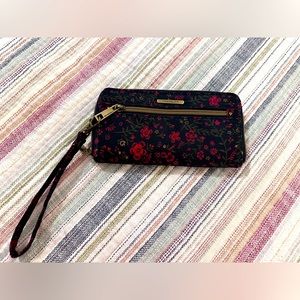 Travelon Zip Wristlet Wallet Blue, excellent condition